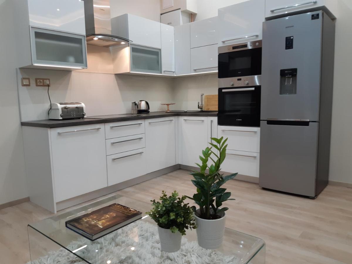 Modern, Quiet & Cozy Apartment In The Middle Of Downtown Near Danube At Fashion Street Budapesta Exterior foto